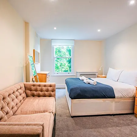 Charming Stylish Flat In The Heart Of Kensington Apartment